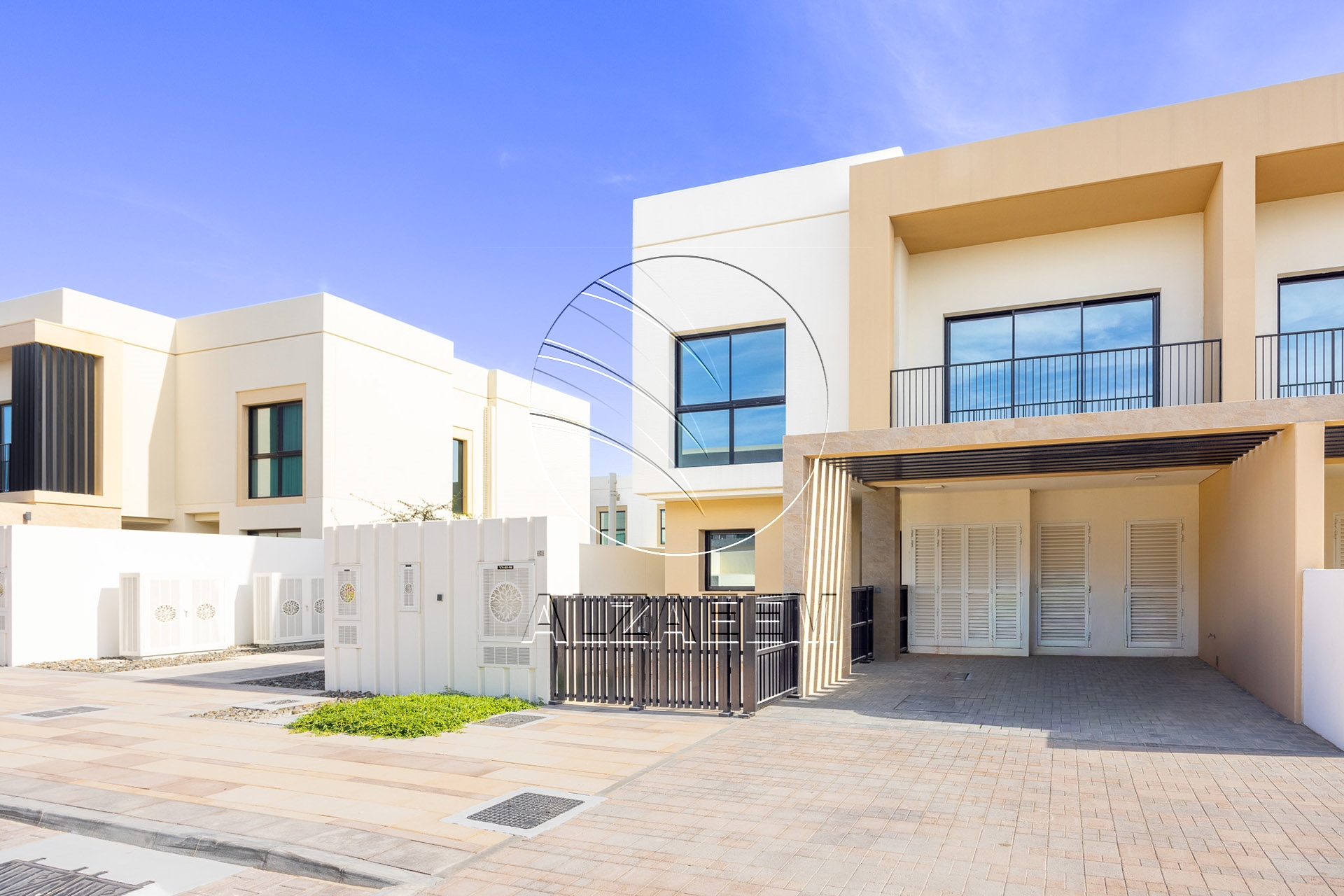 √Corner Unit | Double Row | Move-in Ready√