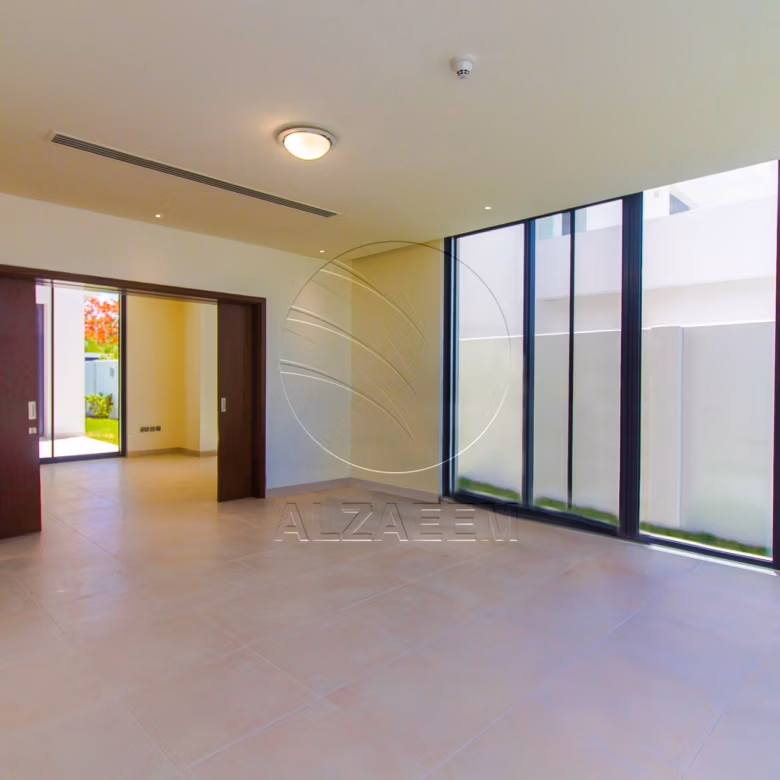 VACANT! 5BR+Maid | Mid Unit-Double Row