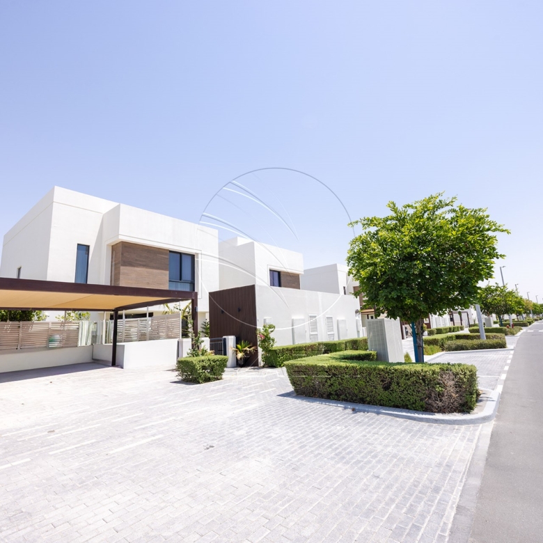 √1st Tenant | Furnished + Upgraded | Private Pool√