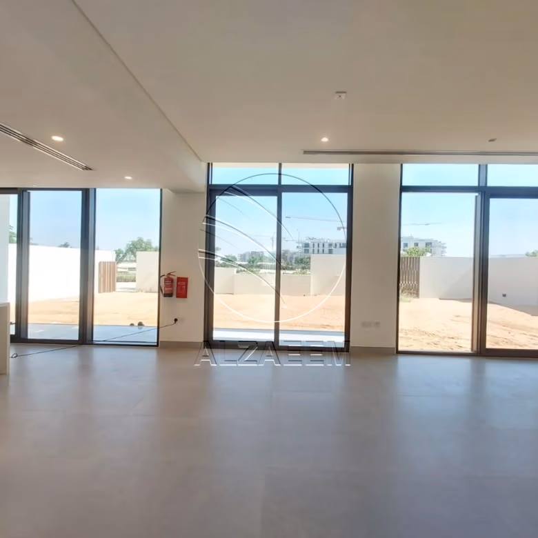 HOT DEAL Villa with Spacious 1,000 Sqm Plot
