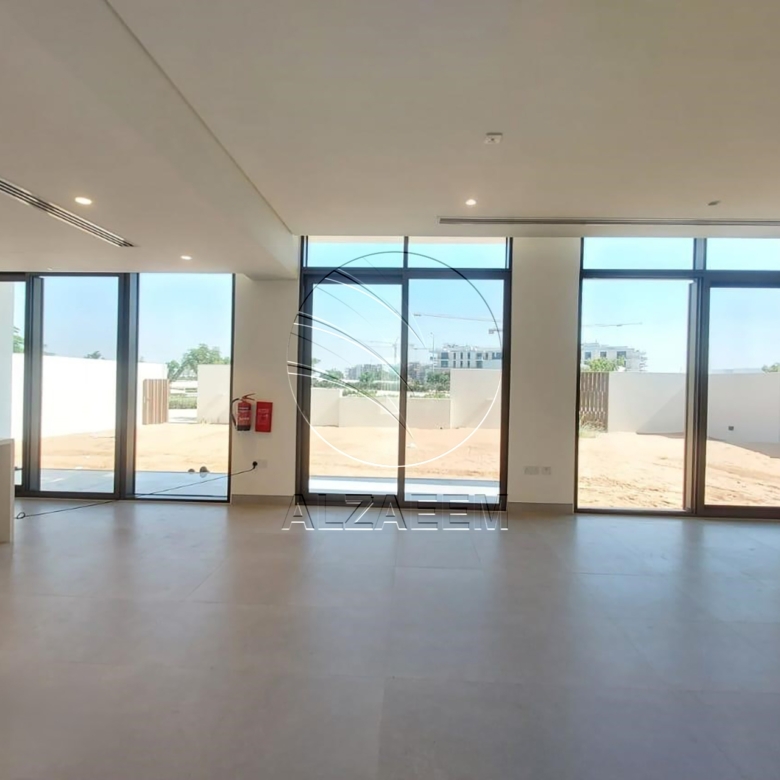 HOT DEAL Villa with Spacious 1,000 Sqm Plot