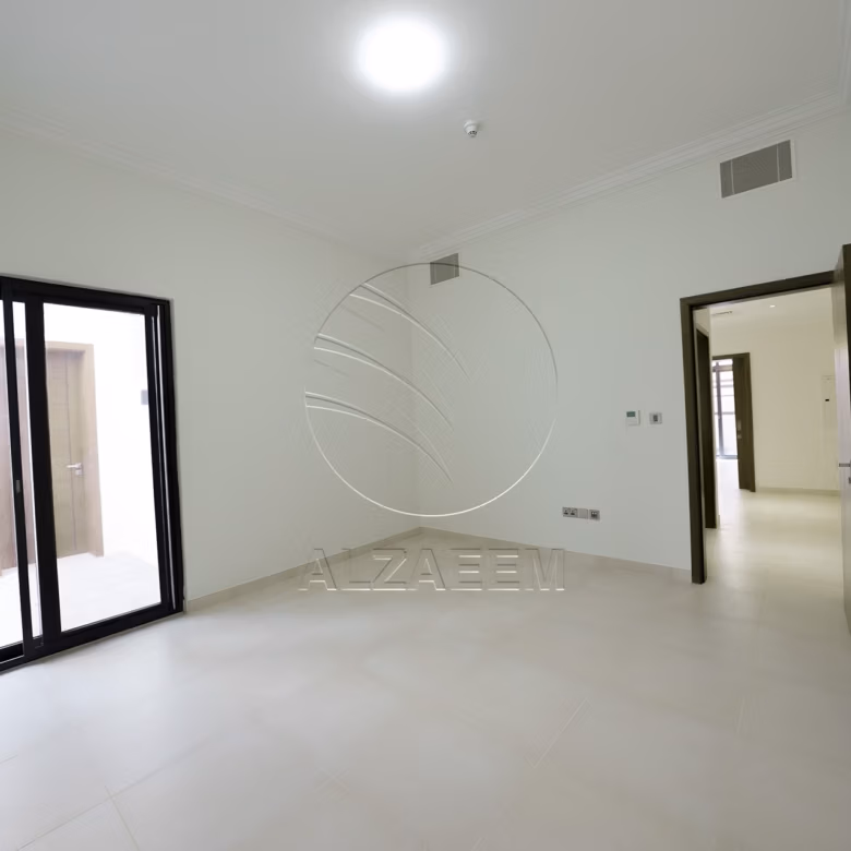 Single Row Corner | VACANT | Prime Location