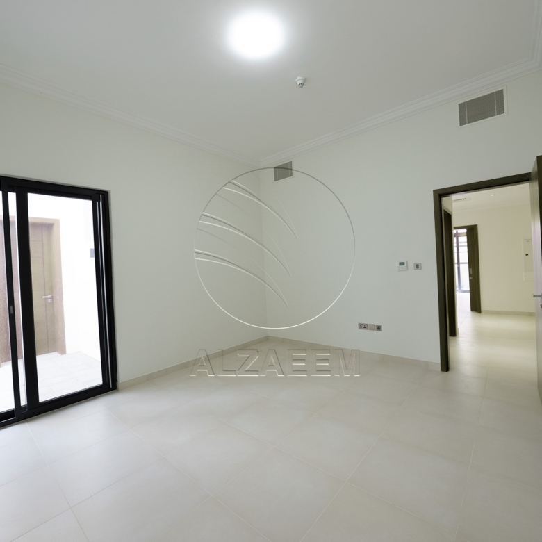 √Single Row Corner | VACANT | Prime Location√