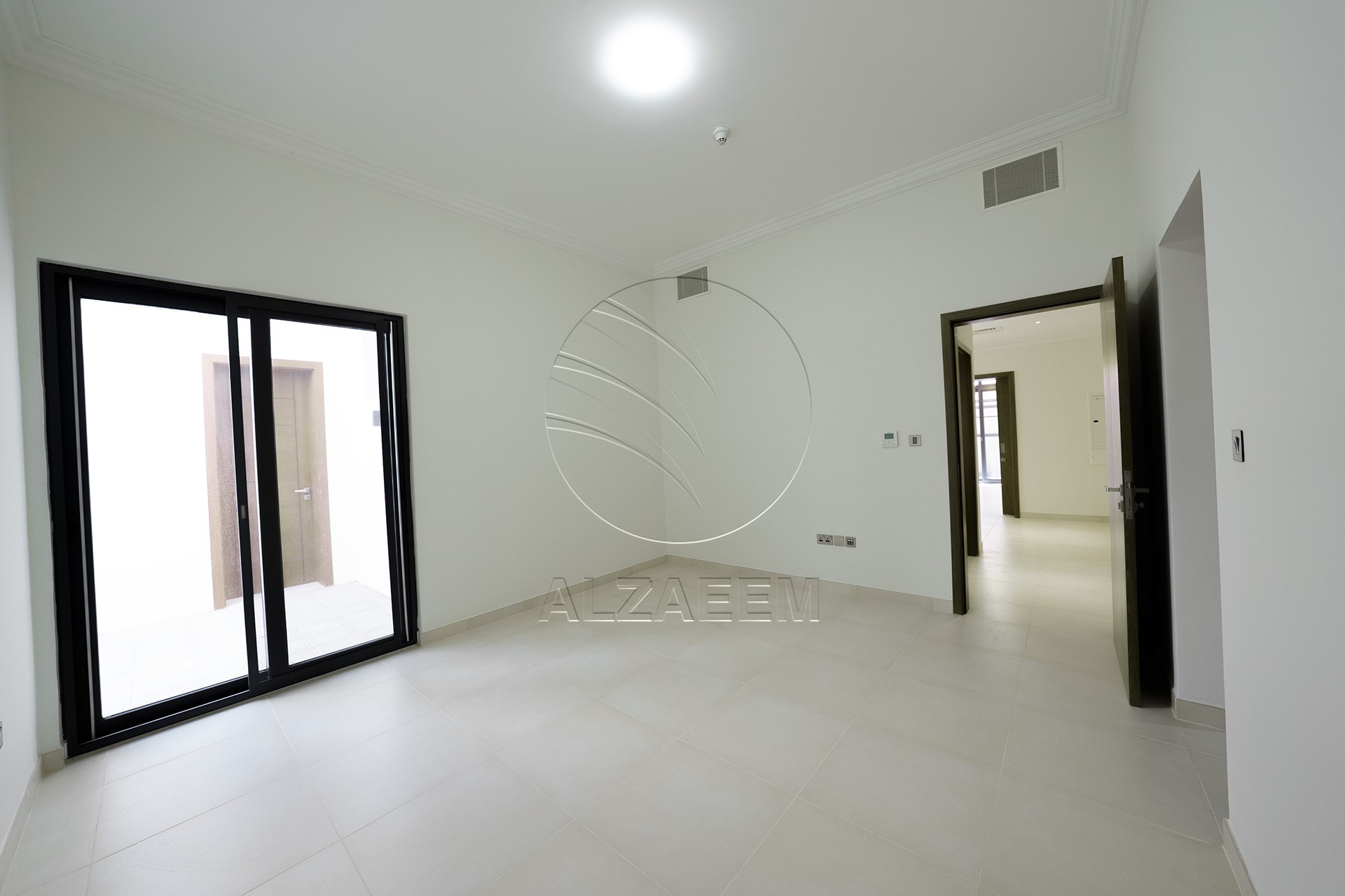 √Single Row Corner | VACANT | Prime Location√