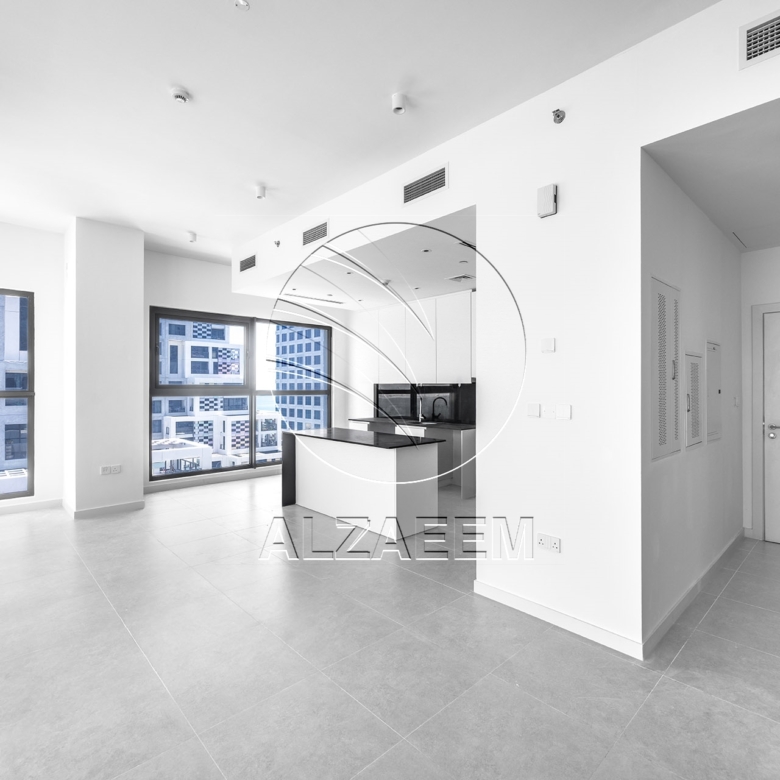 Vacant High Level Unit with Partial Sea View