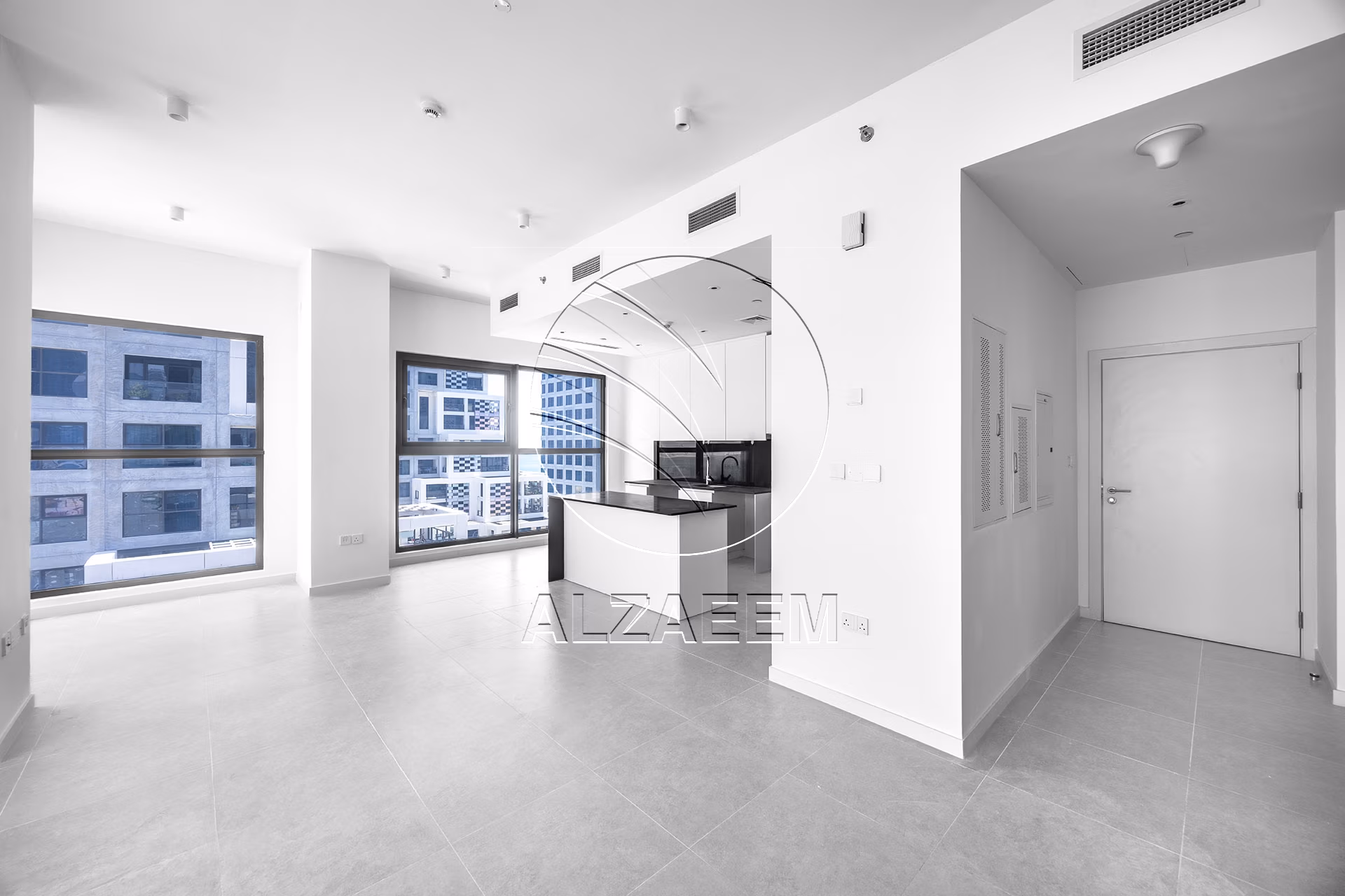 Vacant High Level Unit with Partial Sea View