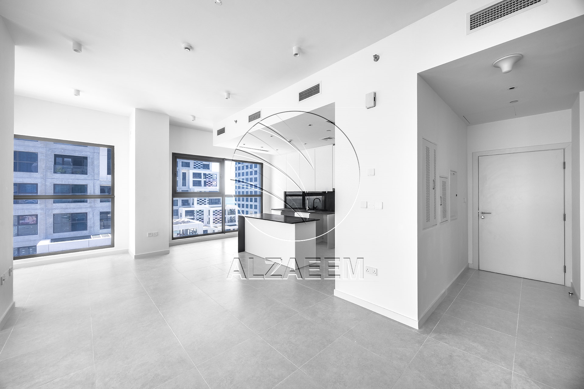 Vacant High Level Unit with Partial Sea View
