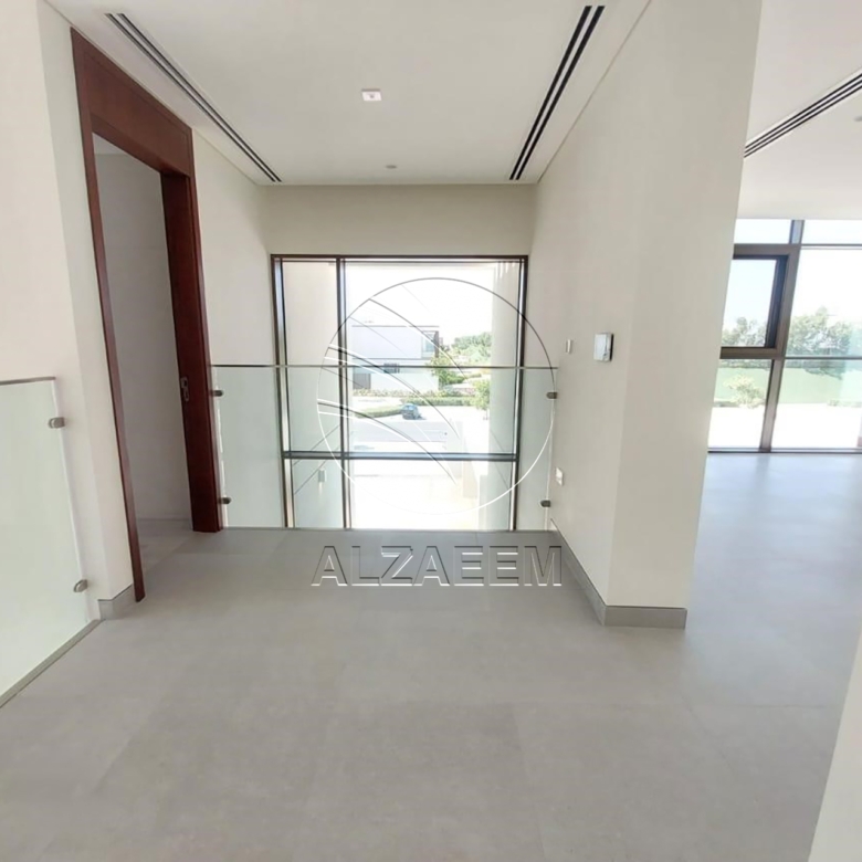 HOT DEAL Villa with Spacious 1,000 Sqm Plot