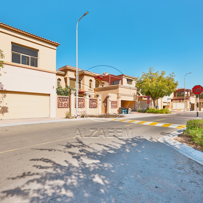 VACANT! Spacious Layout | Double row middle