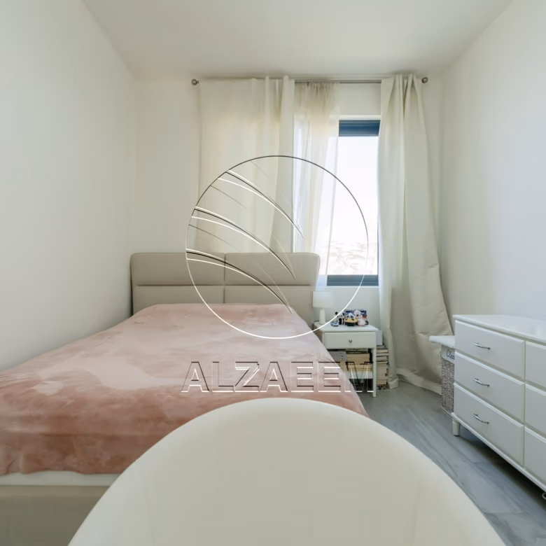 VACANT! Corner | Single Row | Fully Furnished