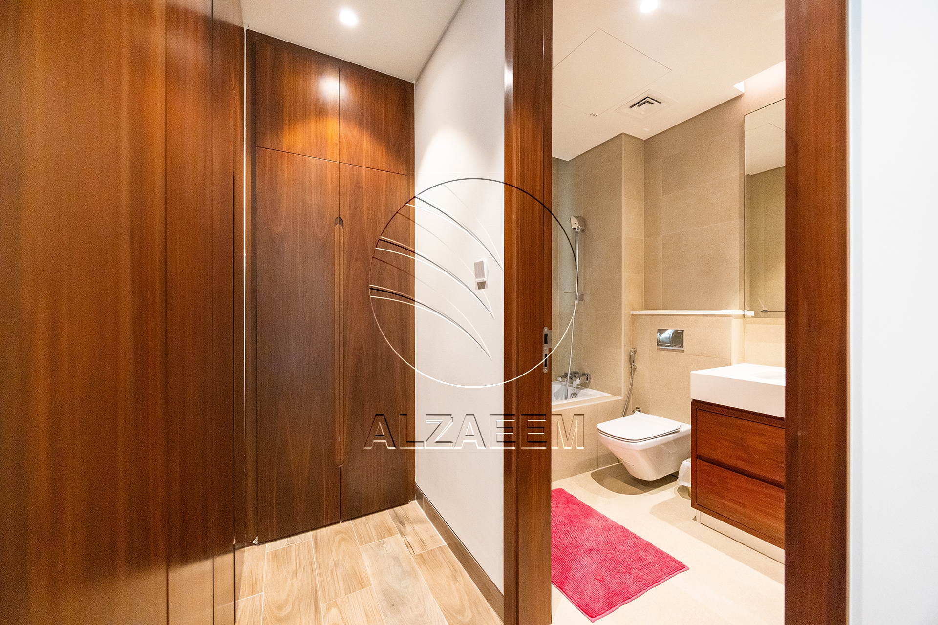 √CORNER 5BR Villa with Pool | Landscaped Garden√