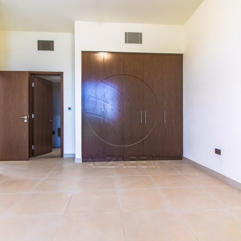 VACANT! 5BR+Maid | Mid Unit-Double Row