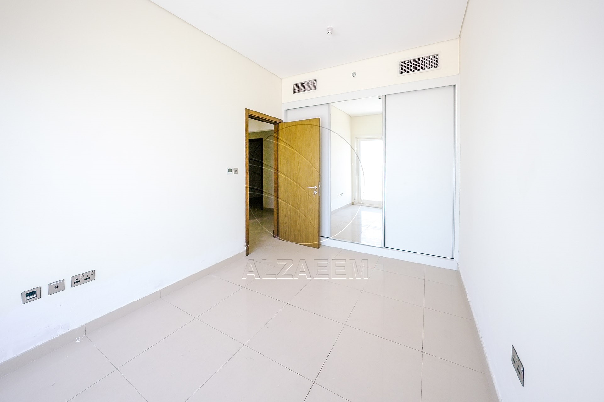 TOP FLOOR | Full Sea View | Move-in Ready