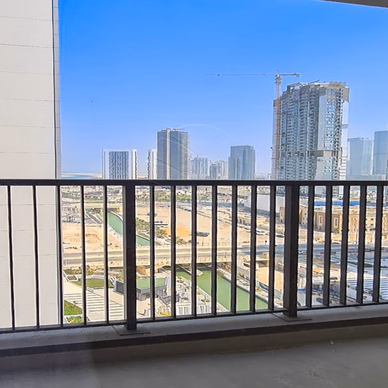 Waterfront Views | High Level and Vacant Unit