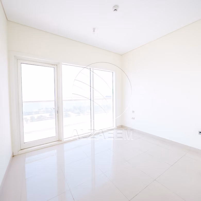 TOP FLOOR | Full Sea View | Move-in Ready