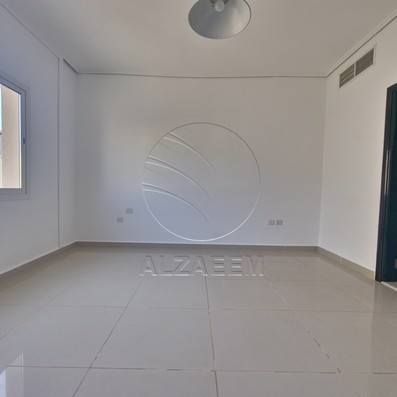 Corner Villa + Private Pool! End Use or Investment