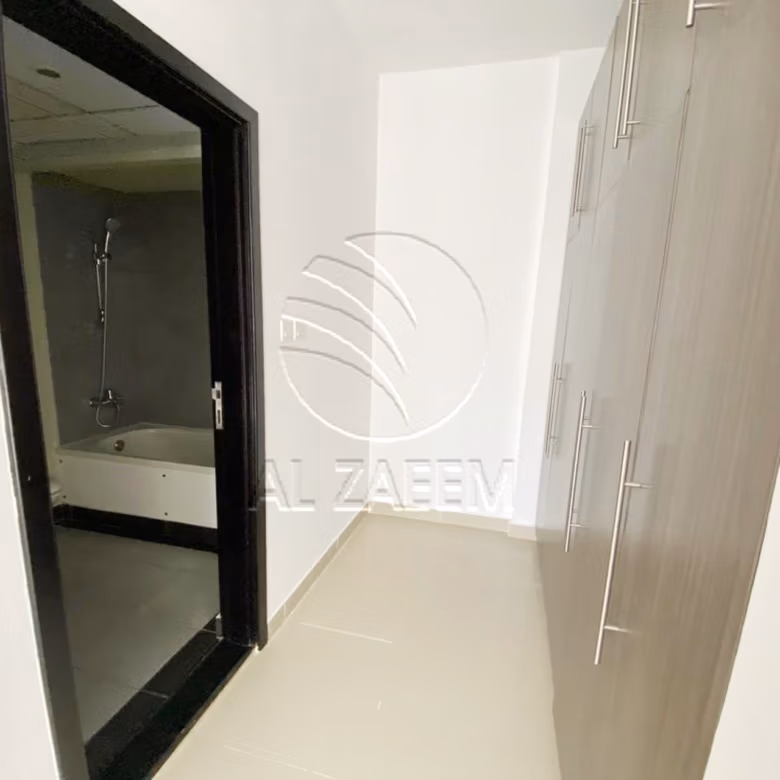 √Vacant ! Community View | Mid Level√