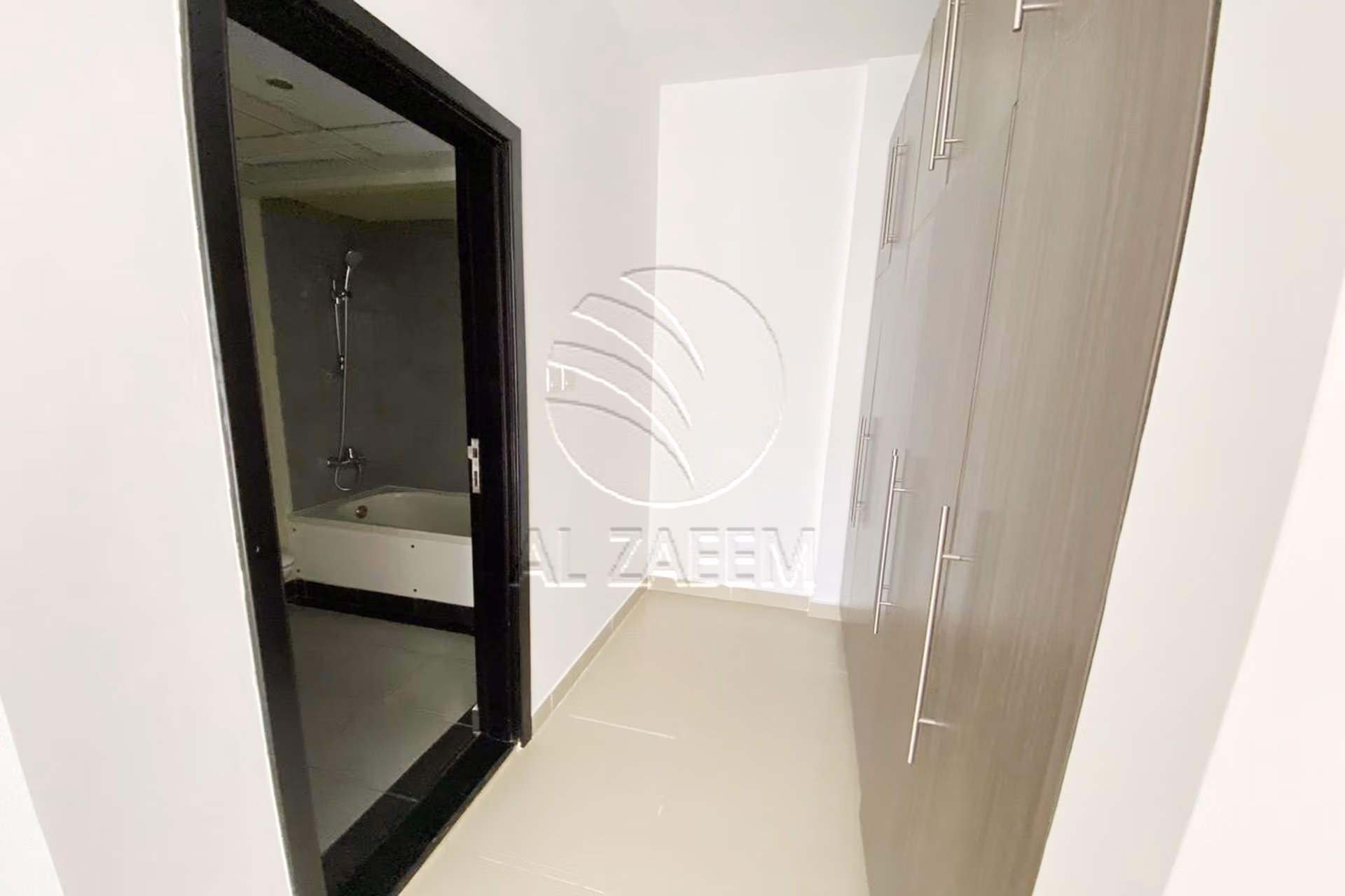 √Vacant ! Community View | Mid Level√
