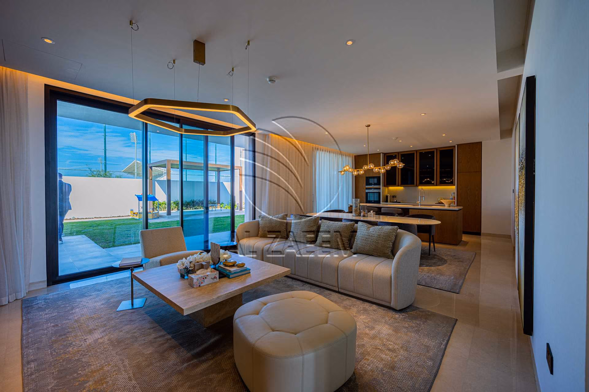 √1005 Sqm Plot! High Ceiling | Single Row Corner √