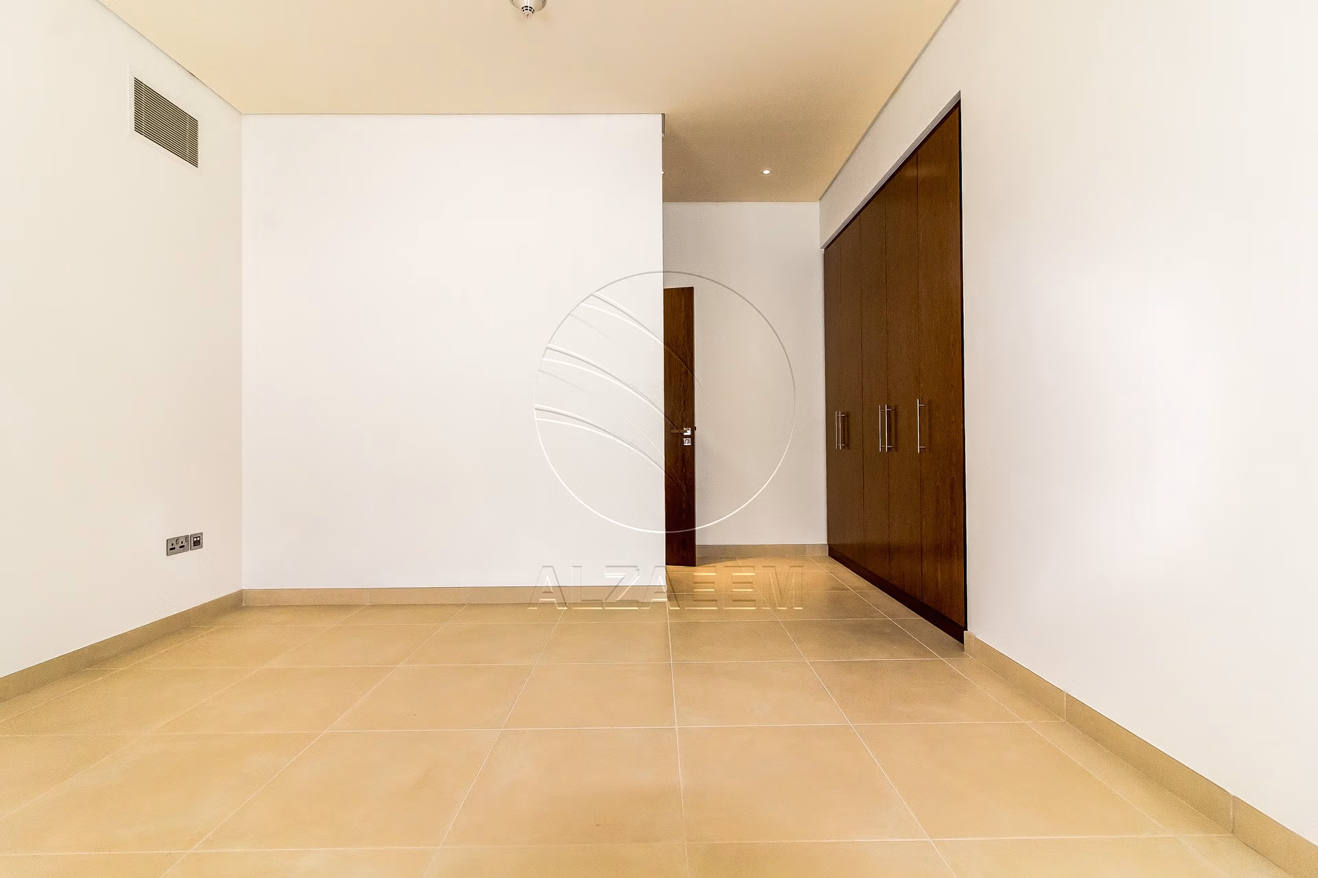 VACANT! 5BR+Maid | Mid Unit-Double Row