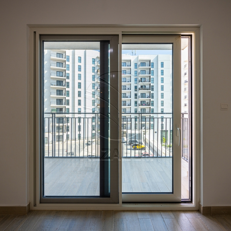 Partial Canal View | High Floor | VACANT