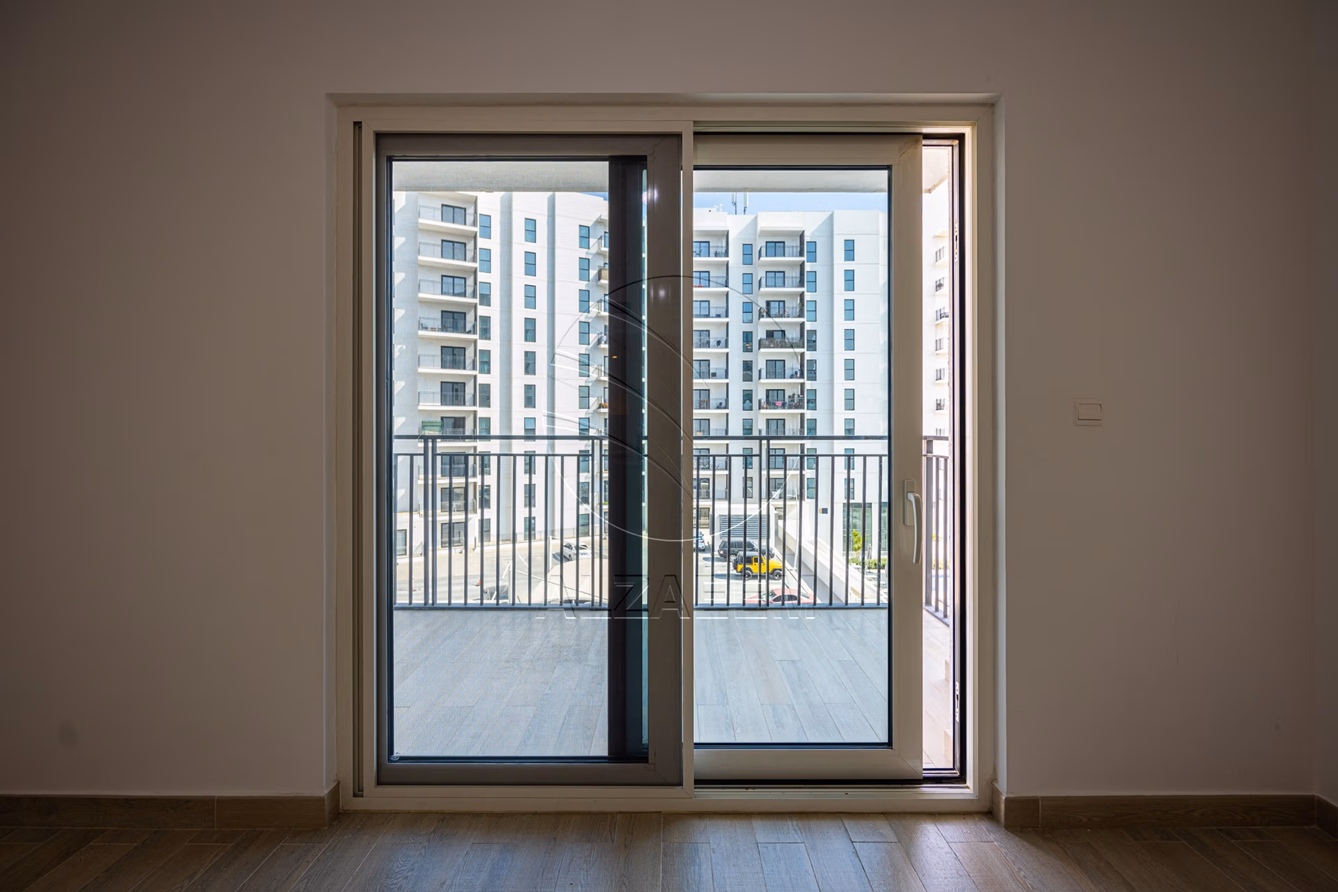 Partial Canal View | High Floor | VACANT