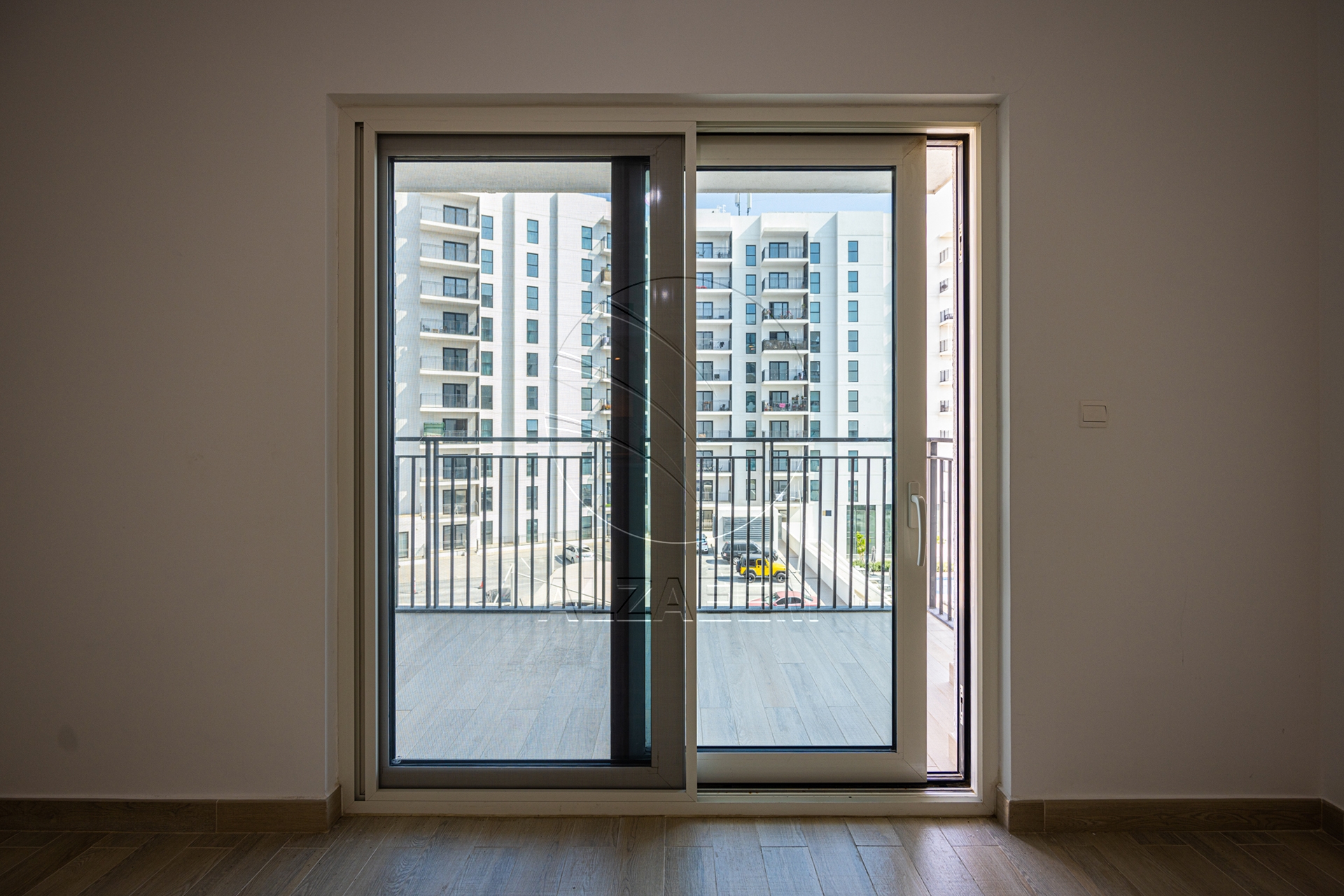 Partial Canal View | High Floor | VACANT