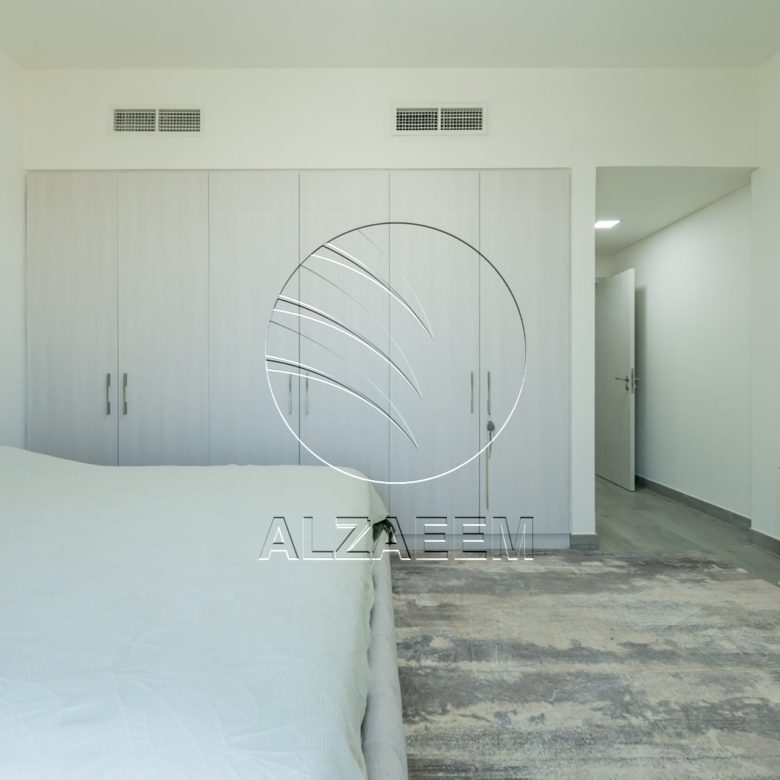 VACANT! Corner | Single Row | Fully Furnished