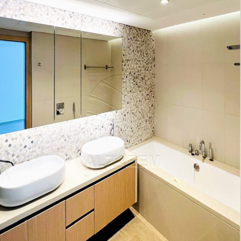 VACANT | High Floor | Partial Sea and Golf view