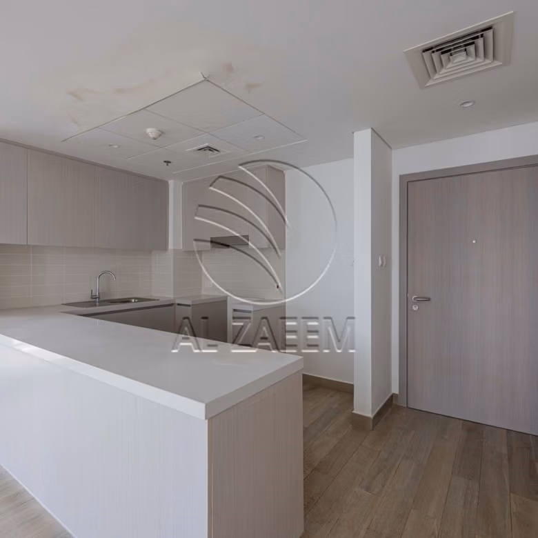 √Full Canal View | Waterfront Living | Top Floor√