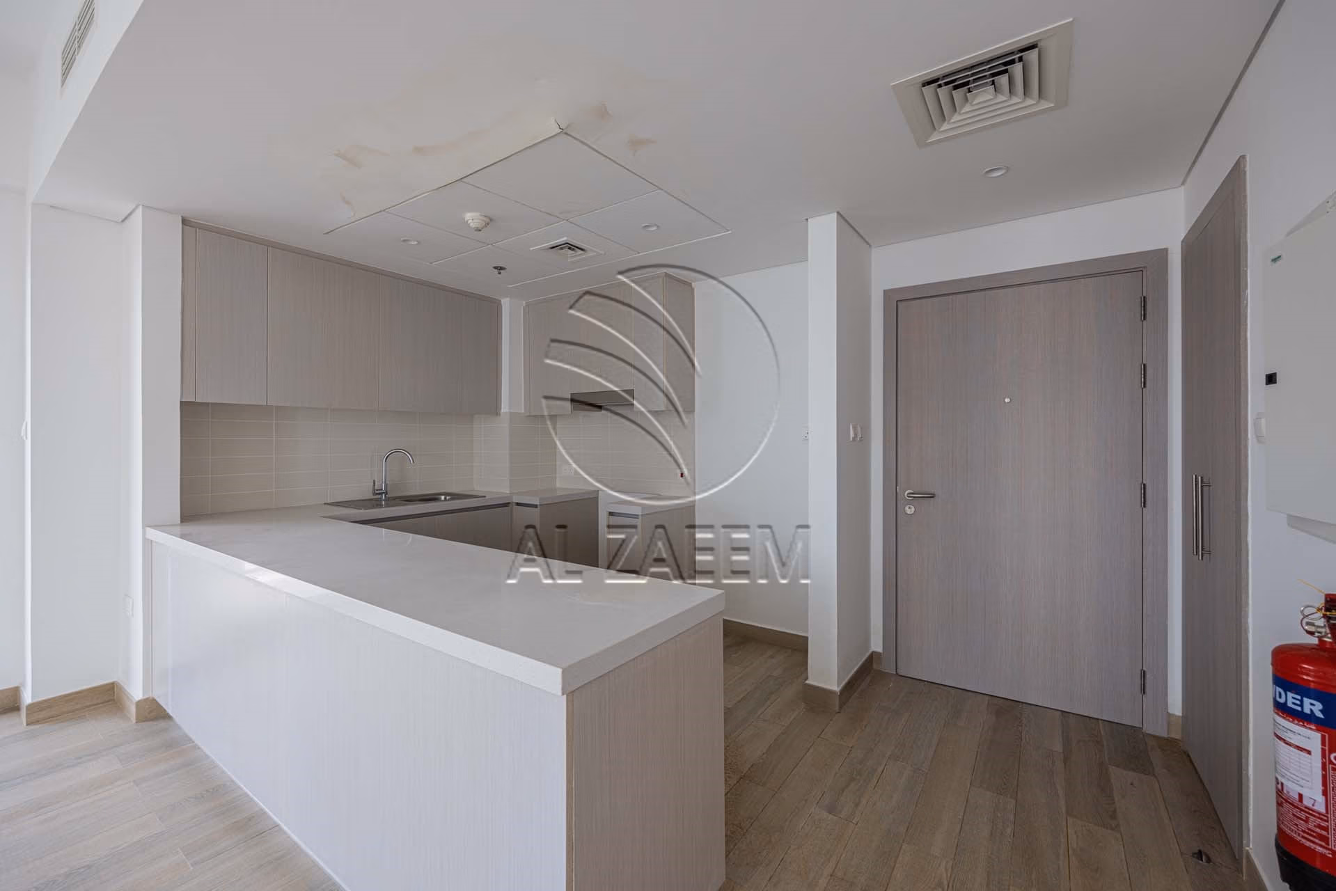 √Full Canal View | Waterfront Living | Top Floor√