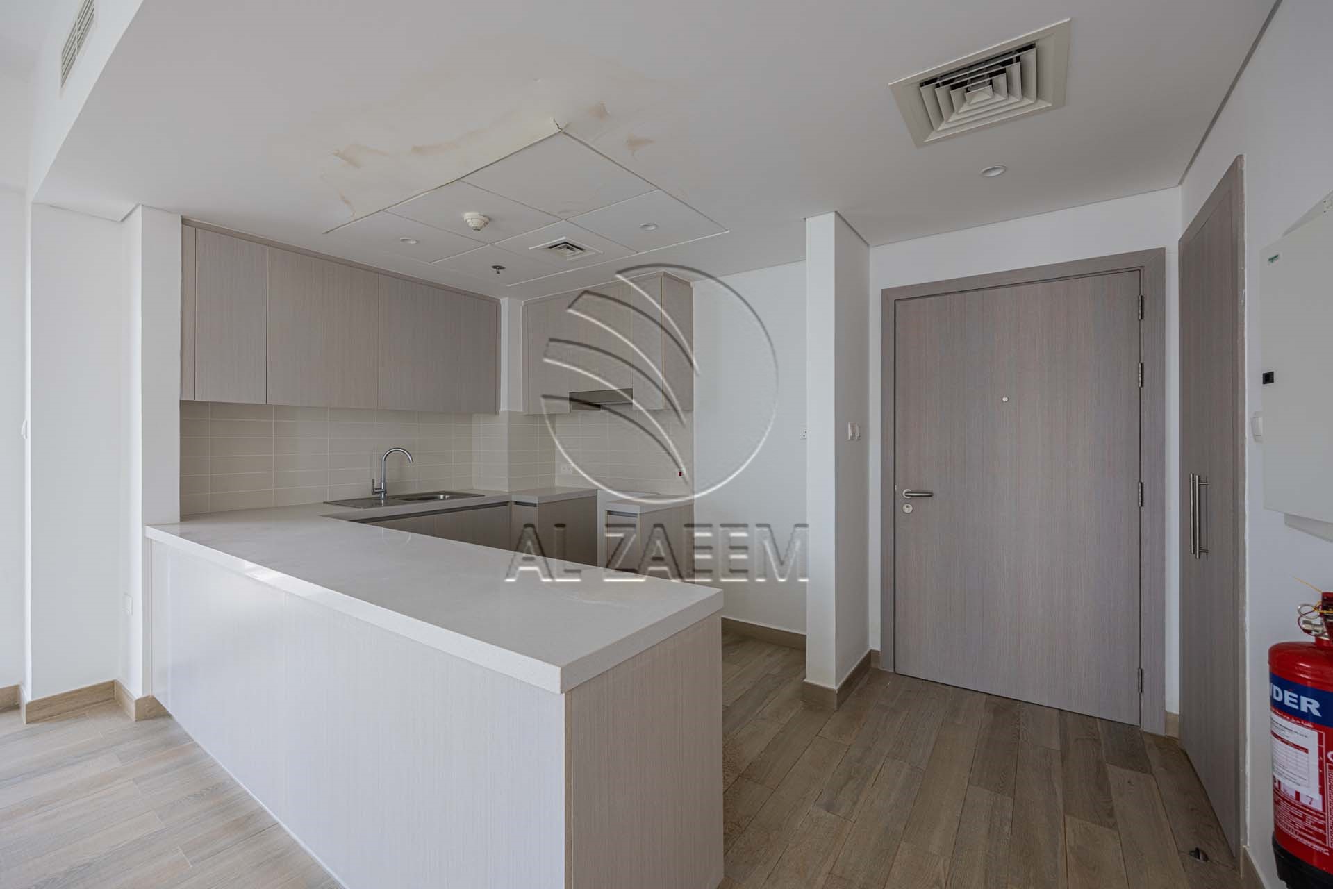√Full Canal View | Waterfront Living | Top Floor√