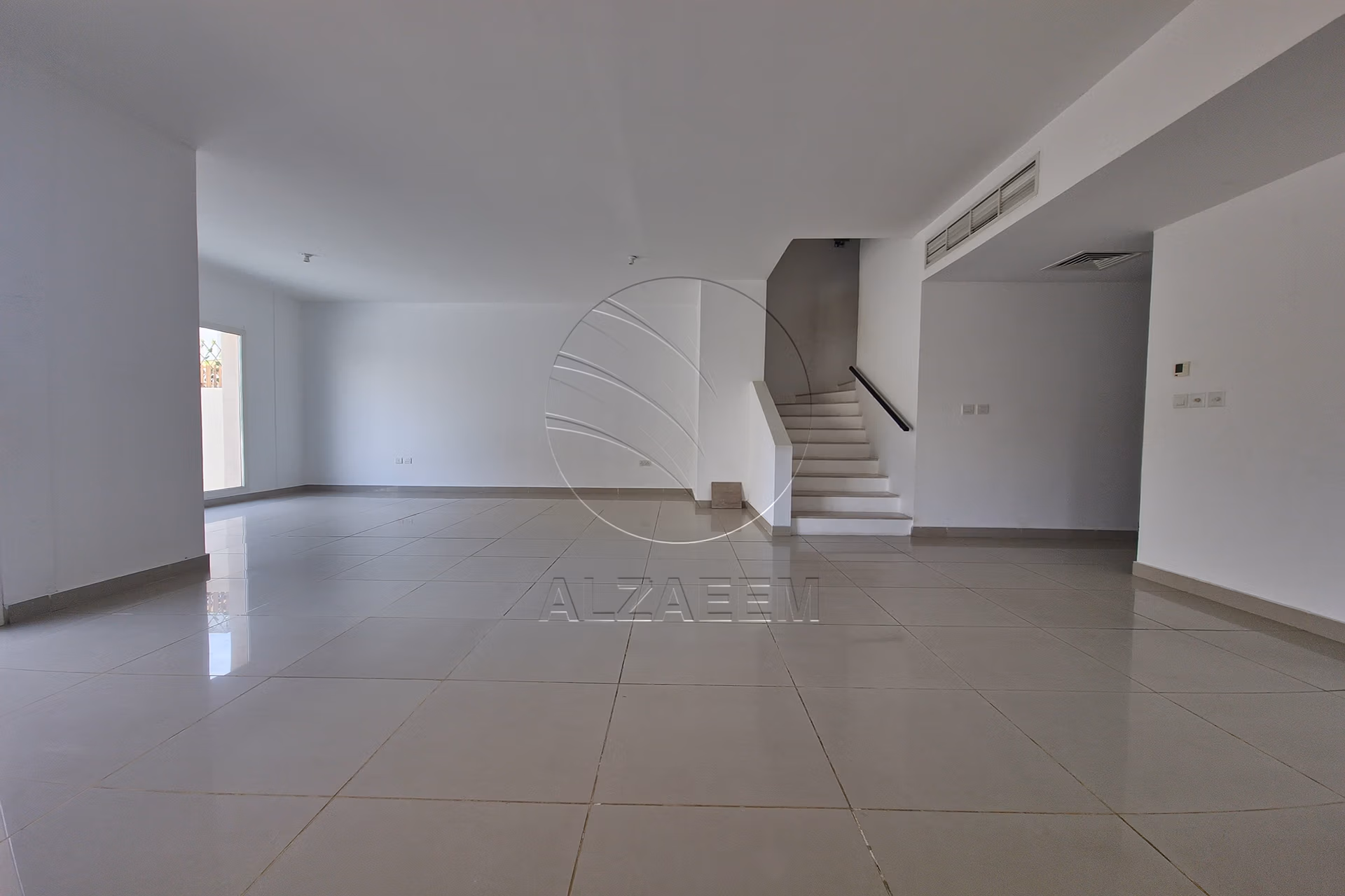Corner Villa + Private Pool! End Use or Investment