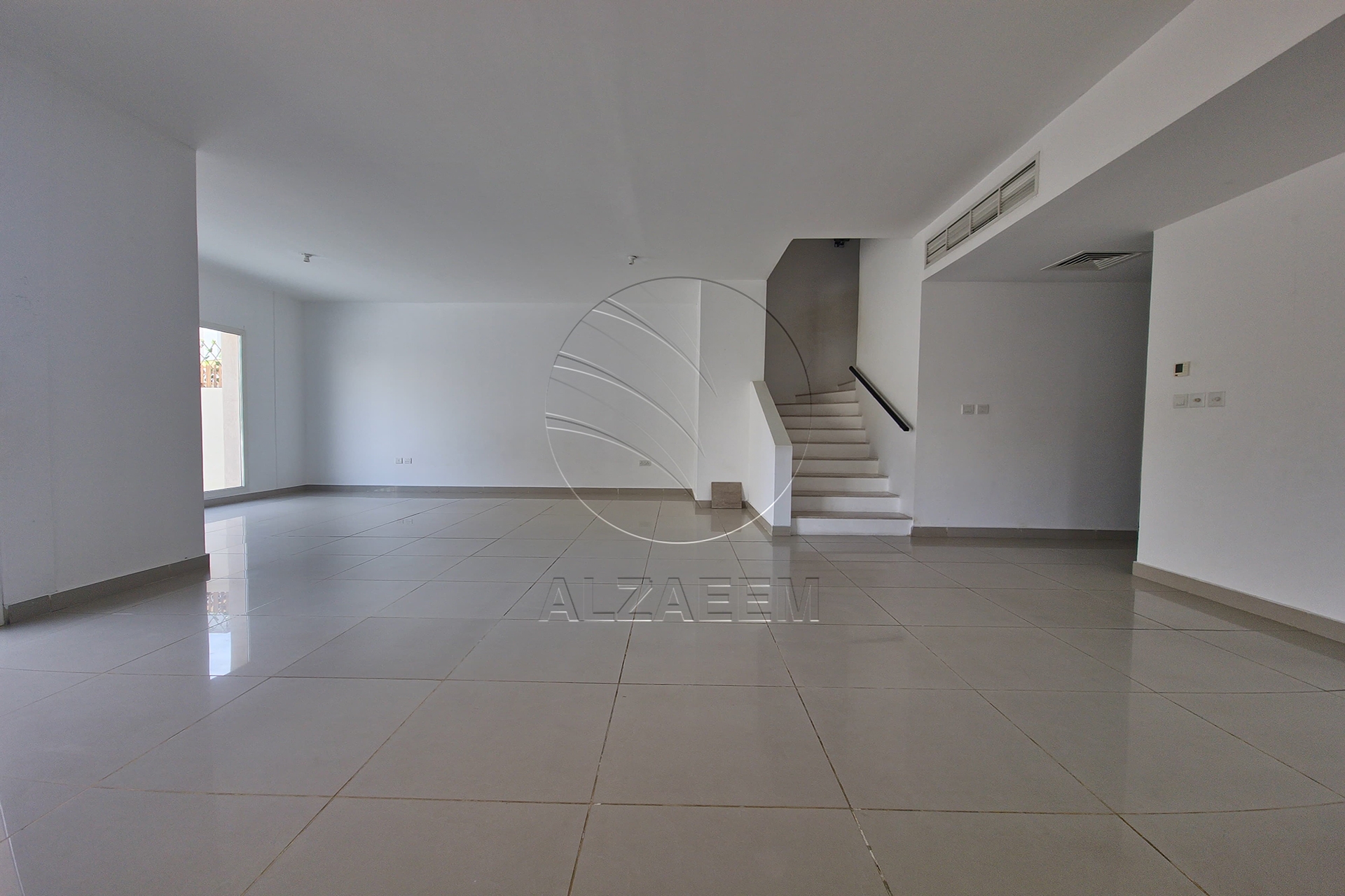 Corner Villa + Private Pool! End Use or Investment