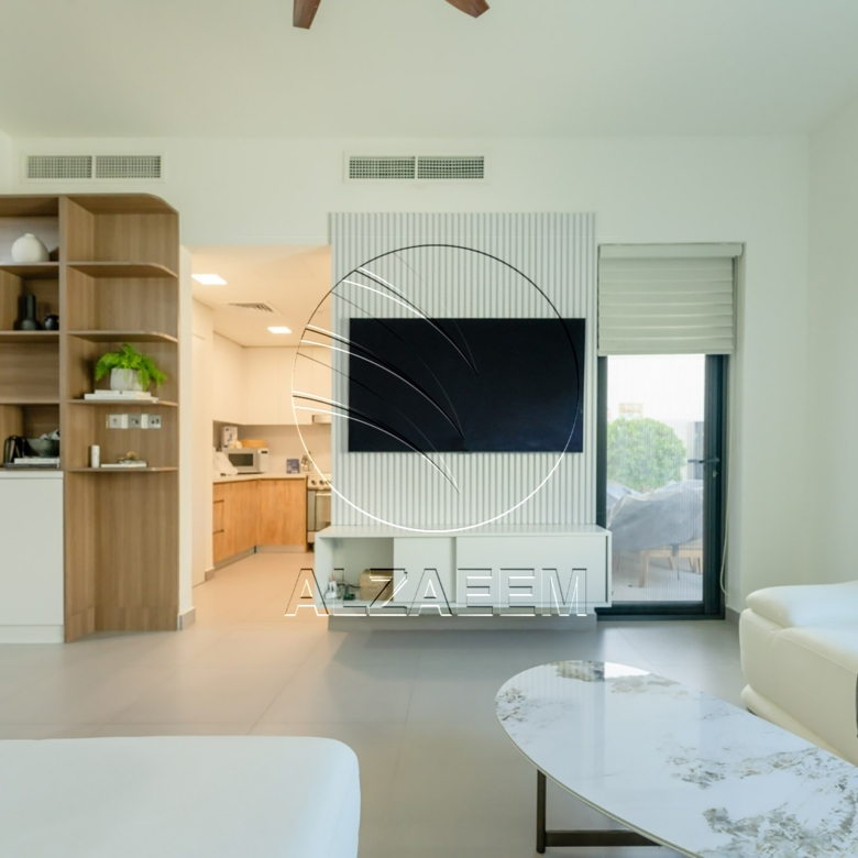 VACANT! Corner | Single Row | Fully Furnished