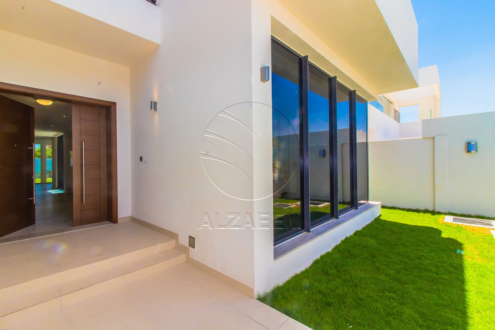 VACANT! 5BR+Maid | Mid Unit-Double Row