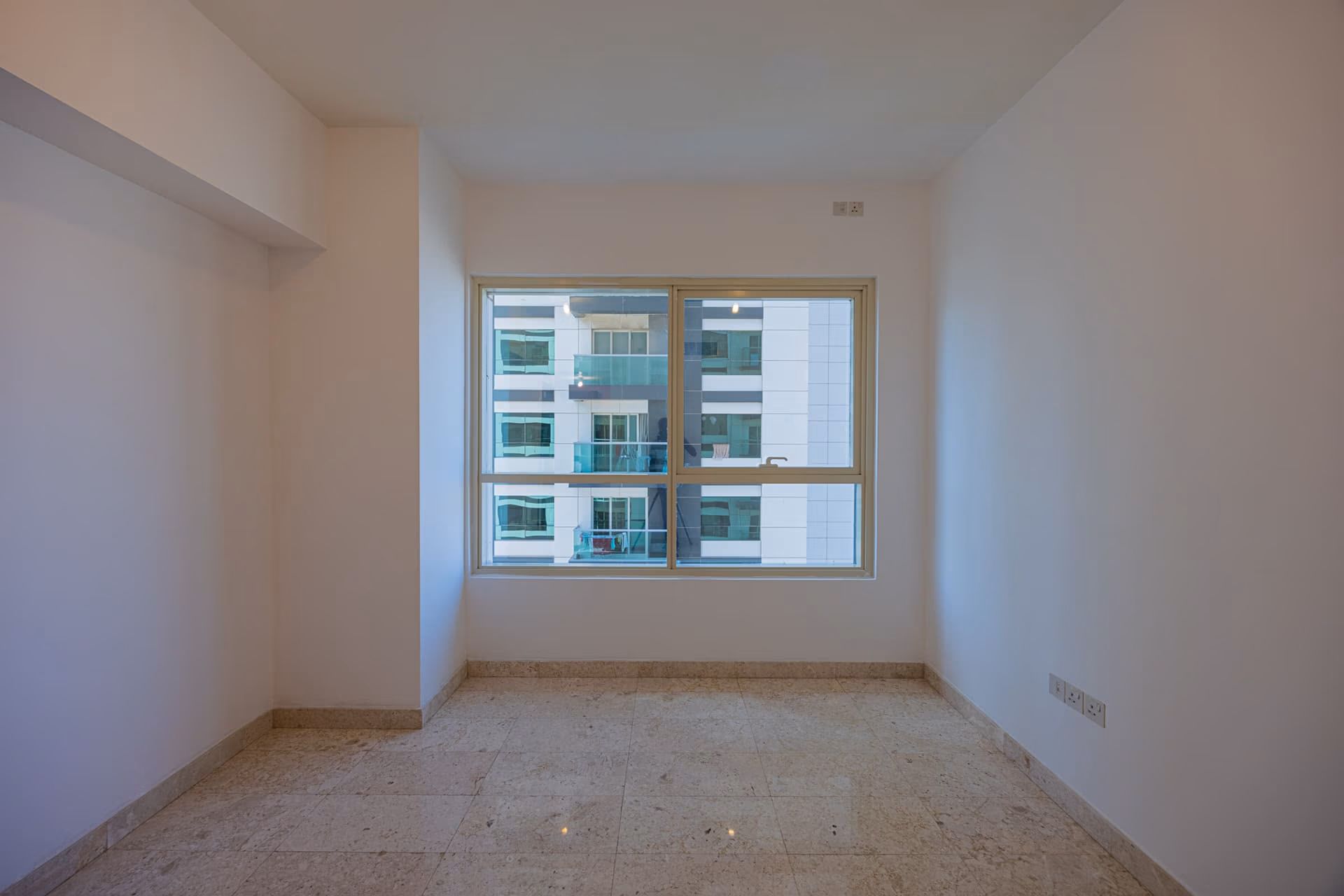 √High Floor | Balcony | Pool and Partial Sea View√