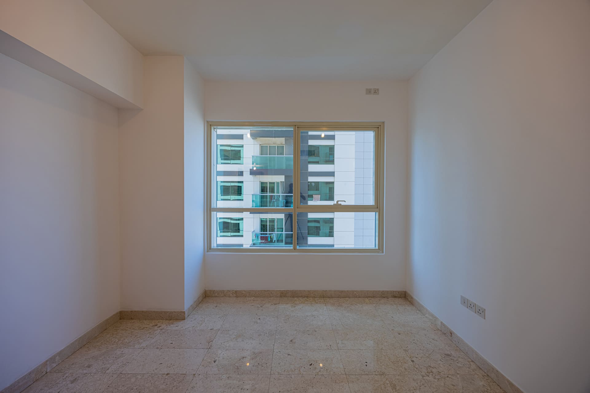 √High Floor | Balcony | Pool and Partial Sea View√