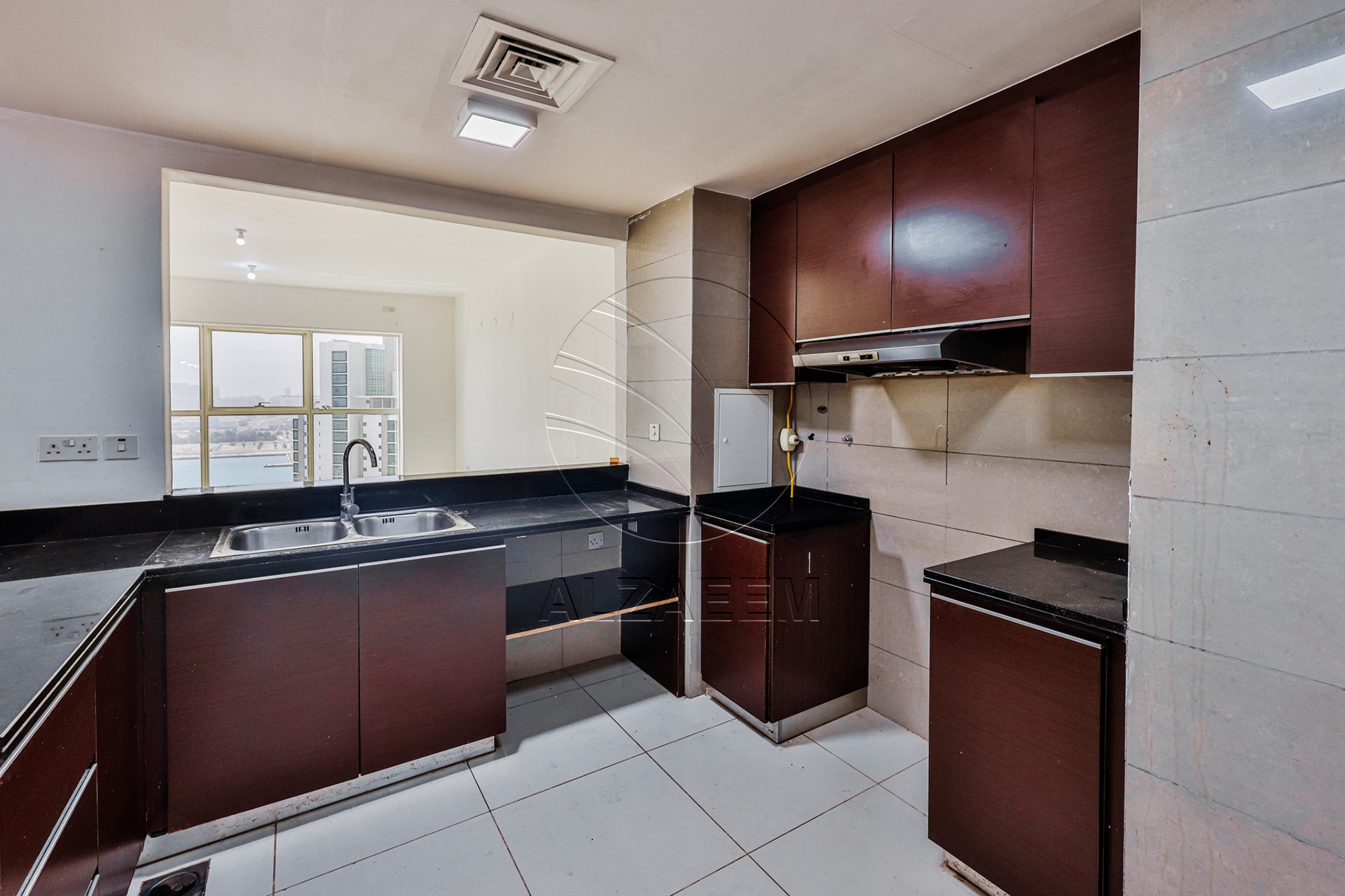 Move-in Ready | Higher Level | Sea and Urban Views