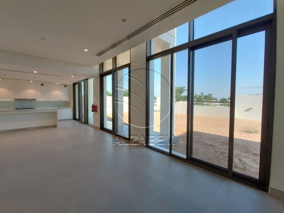 HOT DEAL Villa with Spacious 1,000 Sqm Plot
