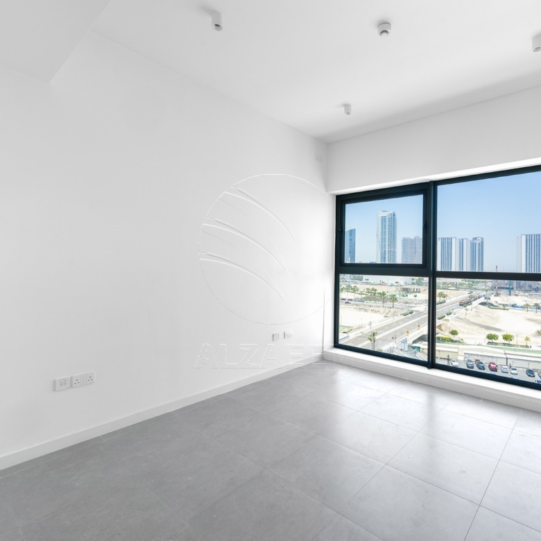√ EXCLUSIVE | Bright + Spacious | Sea View 2BR+M √