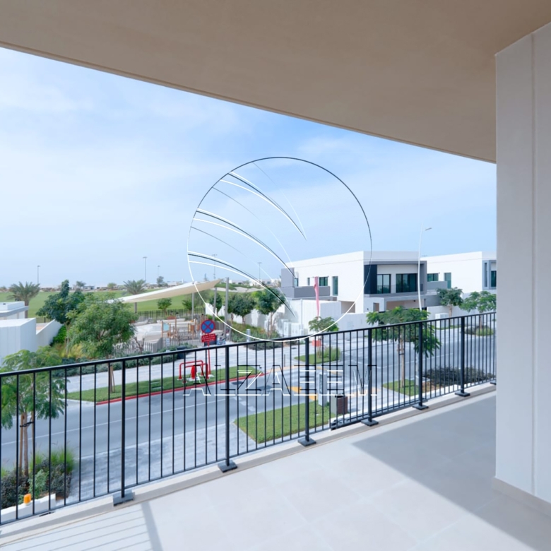 Single Row Corner | Facing Golf Course | Pool View