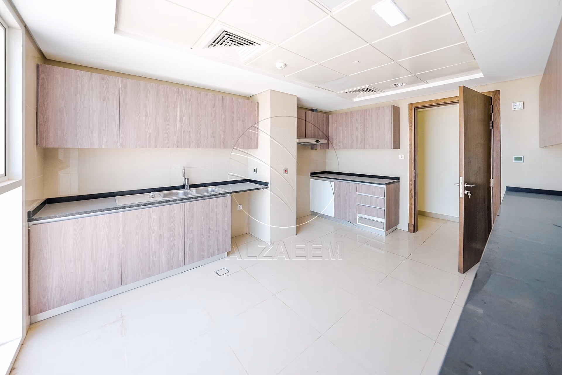 TOP FLOOR | Full Sea View | Move-in Ready