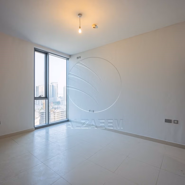 √ VACANT | Partial Sea View | Spacious Layout √