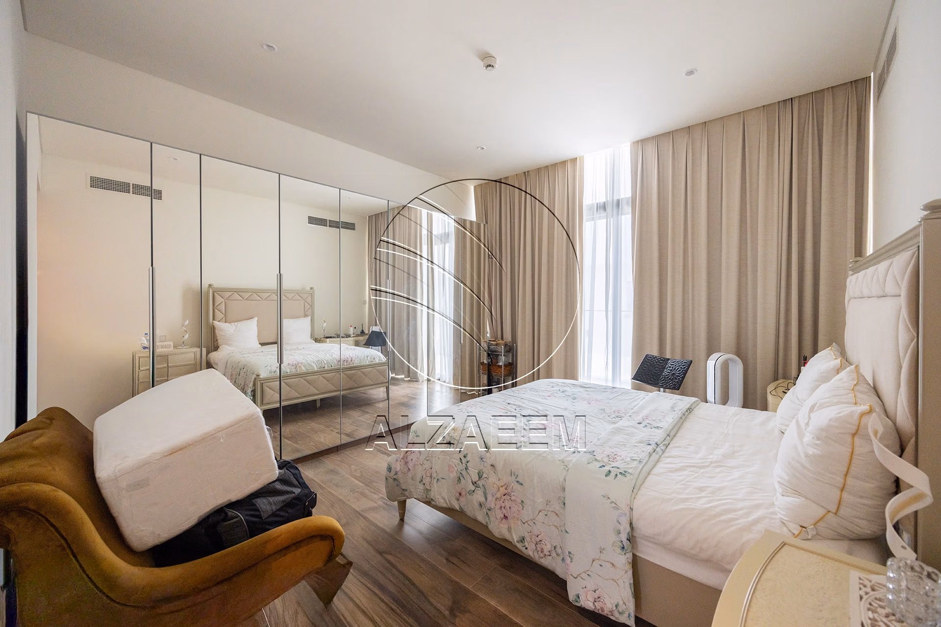 CORNER 5BR Villa with Pool | Landscaped Garden