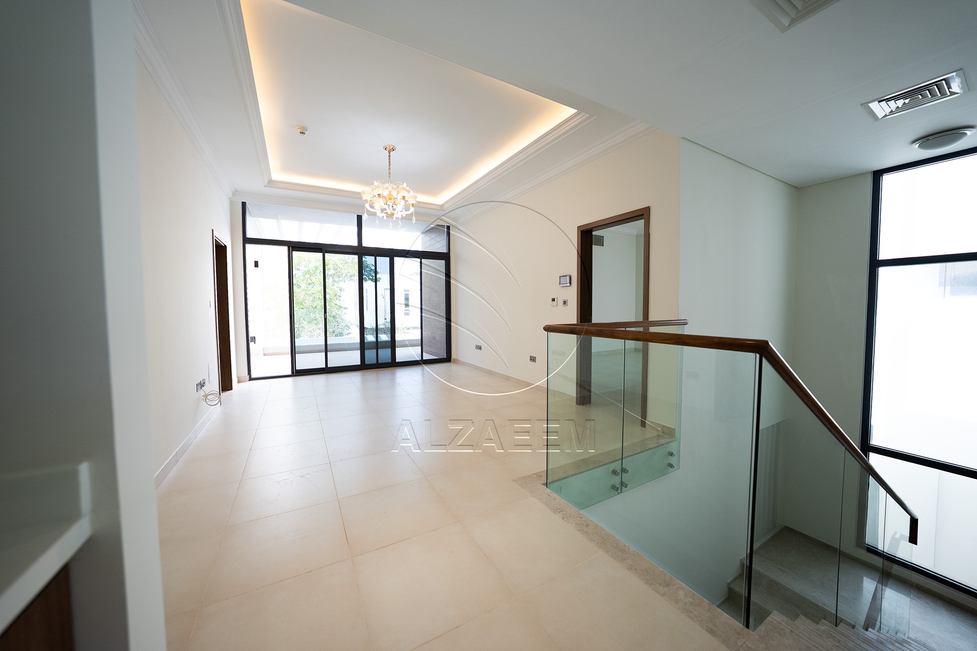 √Single Row Corner | VACANT | Prime Location√
