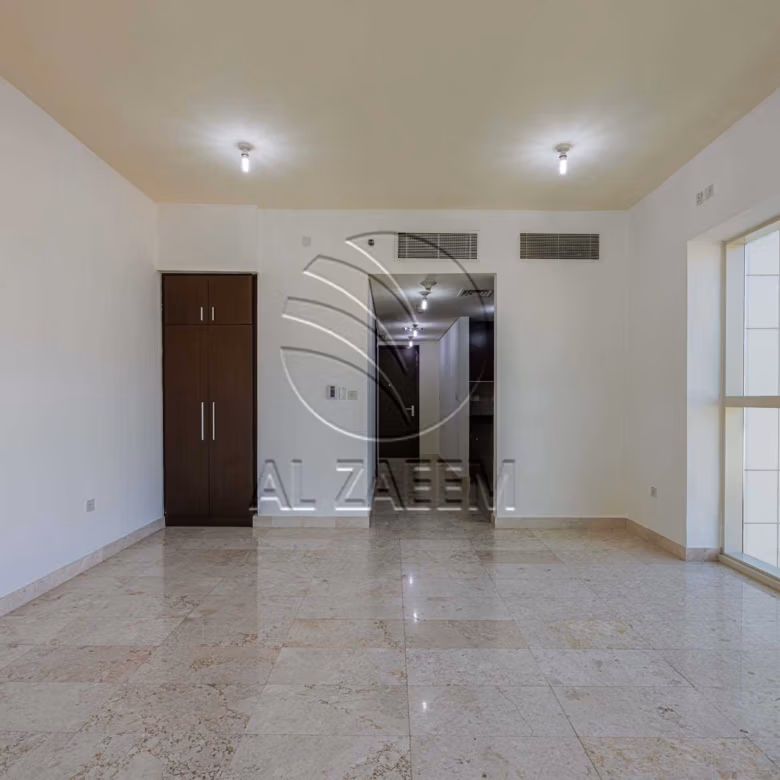 HOT | High Level Unit | Vacant | Nice Views