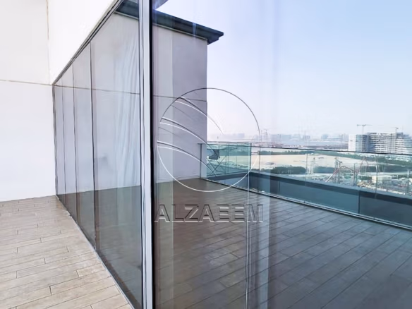 Studio! BIG Balcony ! Higher Level | Huge Layout