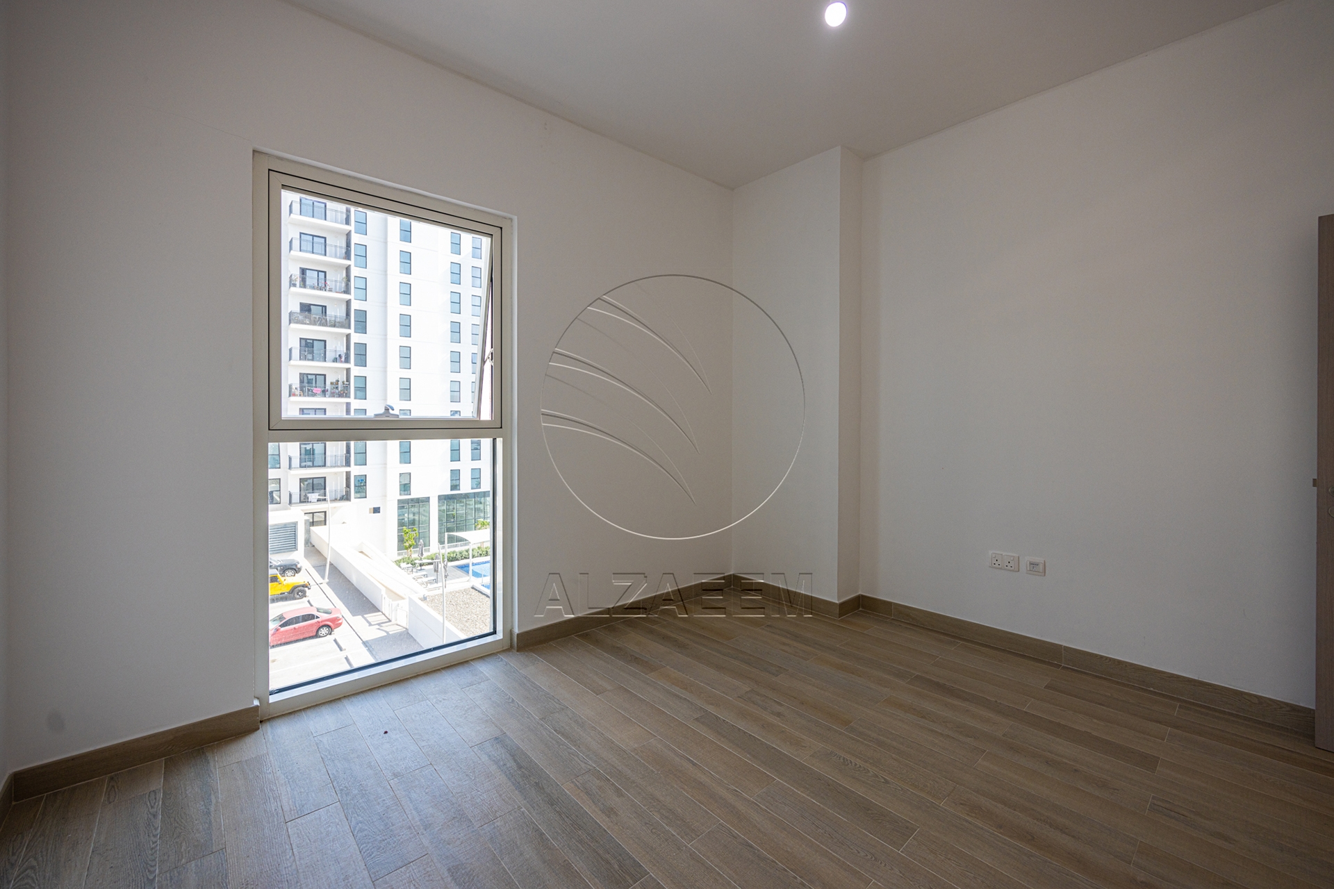 Partial Canal View | High Floor | VACANT
