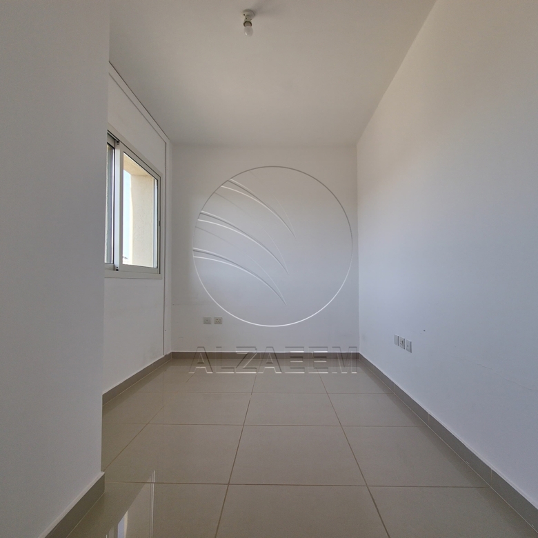 Corner Villa + Private Pool! End Use or Investment